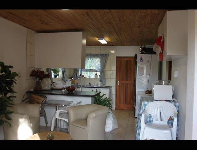 2 BEDROOM FLAT RENTED IN DURBANVILLE RURAL